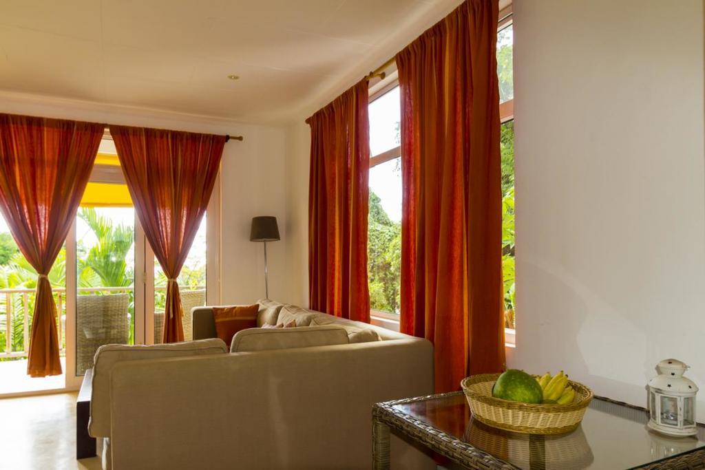 La Batie selfcatering Apartment Beau Vallon  Esterno foto